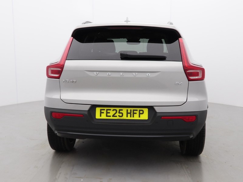 2025 (25) VOLVO XC40 2.0 B4P Ultra Dark 5dr Auto  *VAT QUALIFYING* 4882546