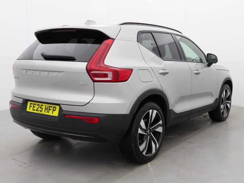 2025 (25) VOLVO XC40 2.0 B4P Ultra Dark 5dr Auto  *VAT QUALIFYING* 4882550