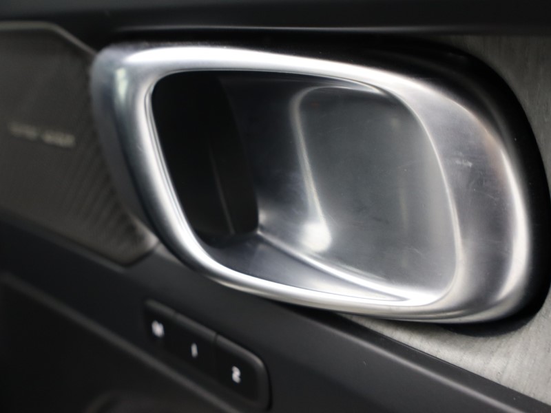 2025 (25) VOLVO XC40 2.0 B4P Ultra Dark 5dr Auto  *VAT QUALIFYING* 4882582