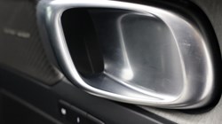 2025 (25) VOLVO XC40 2.0 B4P Ultra Dark 5dr Auto *VAT QUALIFYING* 4882582