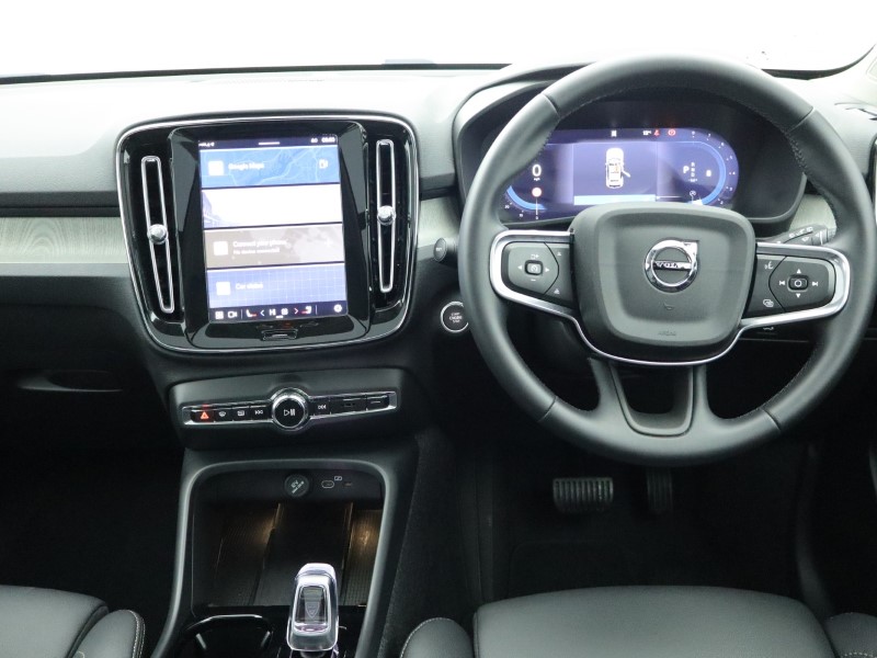 2025 (25) VOLVO XC40 2.0 B4P Ultra Dark 5dr Auto  *VAT QUALIFYING* 4882577