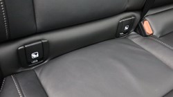 2025 (25) VOLVO XC40 2.0 B4P Ultra Dark 5dr Auto *VAT QUALIFYING* 4882574