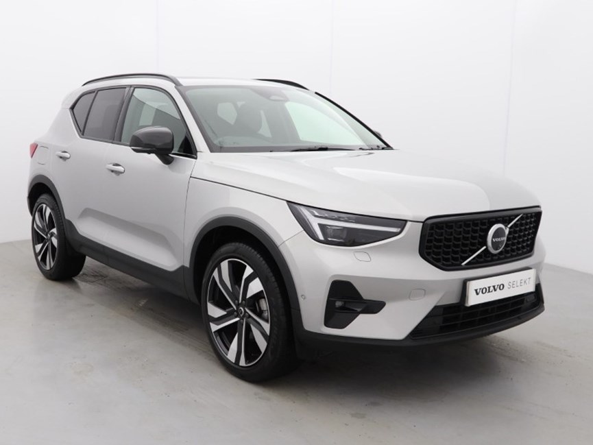 2025 (25) VOLVO XC40 2.0 B4P Ultra Dark 5dr Auto *VAT QUALIFYING*