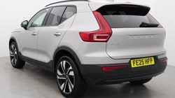 2025 (25) VOLVO XC40 2.0 B4P Ultra Dark 5dr Auto *VAT QUALIFYING* 4882549