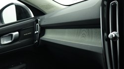 2025 (25) VOLVO XC40 2.0 B4P Ultra Dark 5dr Auto *VAT QUALIFYING* 4882604