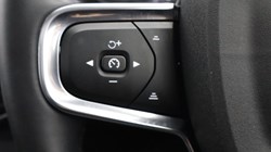 2025 (25) VOLVO XC40 2.0 B4P Ultra Dark 5dr Auto *VAT QUALIFYING* 4882592