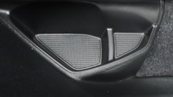 2025 (25) VOLVO XC40 2.0 B4P Ultra Dark 5dr Auto *VAT QUALIFYING* 4882572