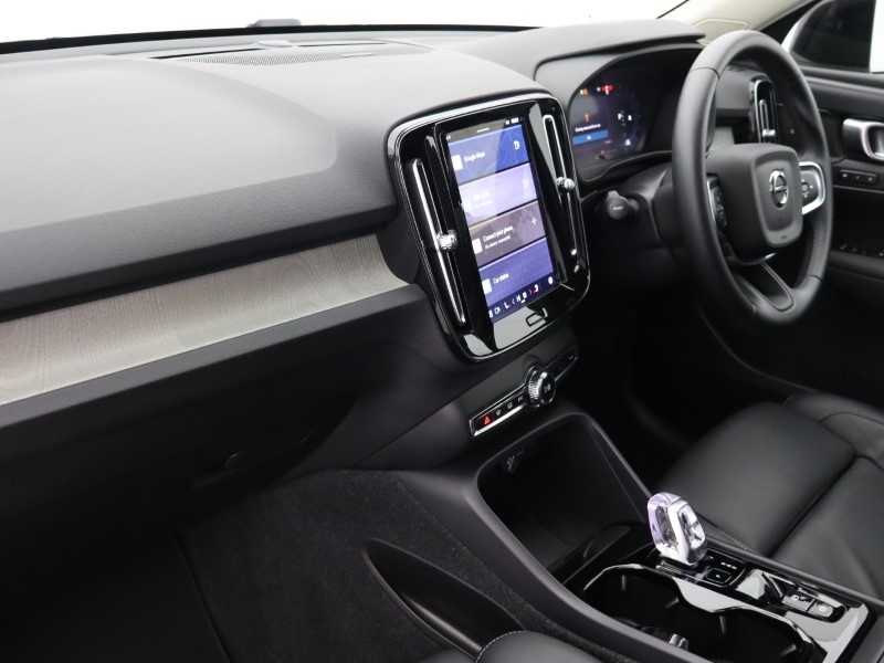 2025 (25) VOLVO XC40 2.0 B4P Ultra Dark 5dr Auto  *VAT QUALIFYING* 4882591