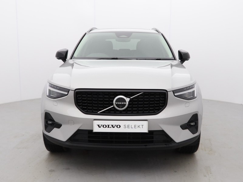 2025 (25) VOLVO XC40 2.0 B4P Ultra Dark 5dr Auto  *VAT QUALIFYING* 4882544