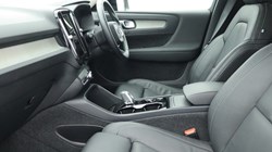 2025 (25) VOLVO XC40 2.0 B4P Ultra Dark 5dr Auto *VAT QUALIFYING* 4882568