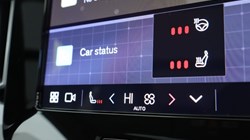 2025 (25) VOLVO XC40 2.0 B4P Ultra Dark 5dr Auto *VAT QUALIFYING* 4882600