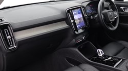 2025 (25) VOLVO XC40 2.0 B4P Ultra Dark 5dr Auto *VAT QUALIFYING* 4882590