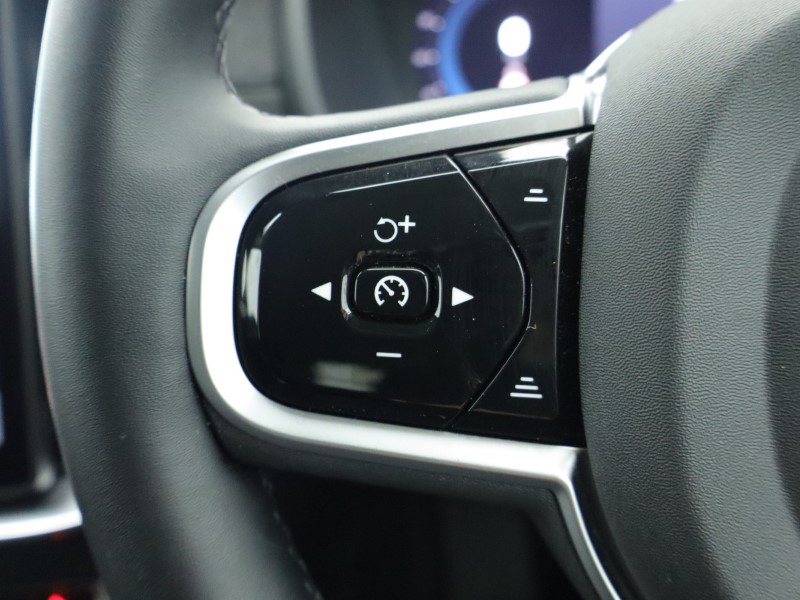 2025 (25) VOLVO XC90 2.0 B5P Core Bright 5dr AWD Geartronic *VAT QUALIFYING* 4871002