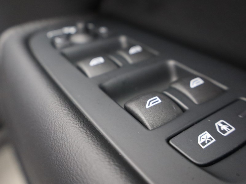 2025 (25) VOLVO XC60 2.0 T6 [350] RC PHEV Plus Dark 5dr AWD Geartronic  4894529