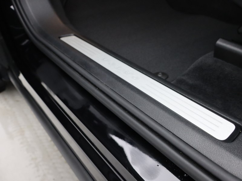 2025 (25) VOLVO XC60 2.0 T6 [350] RC PHEV Plus Dark 5dr AWD Geartronic  4894526