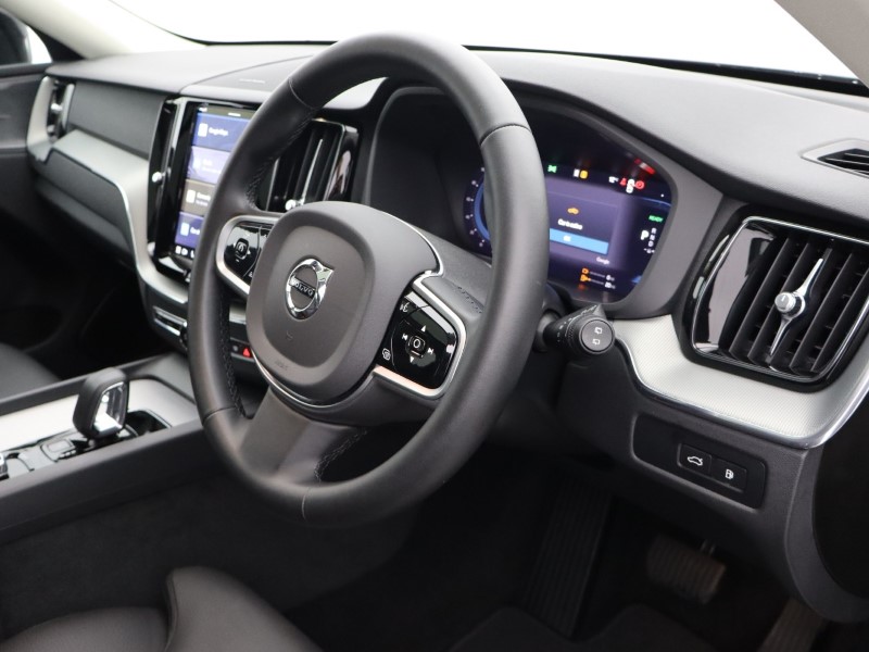 2025 (25) VOLVO XC60 2.0 T6 [350] RC PHEV Plus Dark 5dr AWD Geartronic  4894502