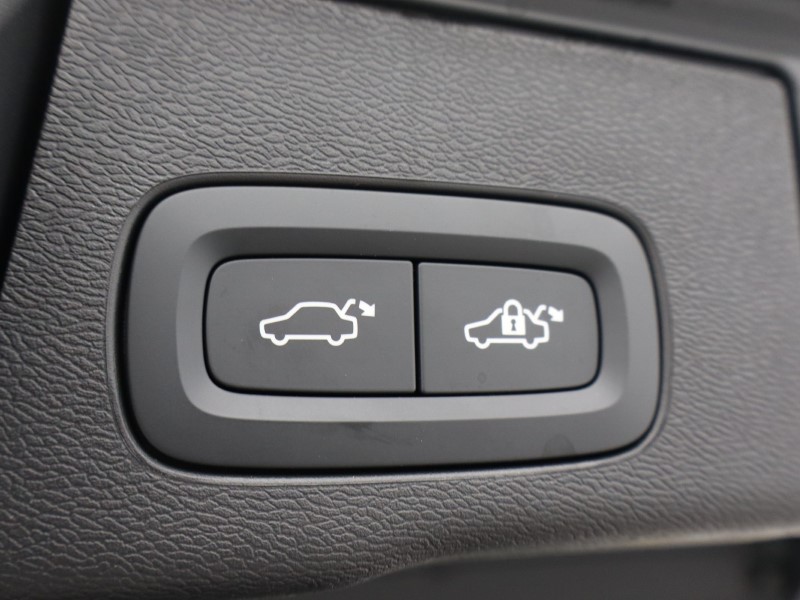 2025 (25) VOLVO XC60 2.0 T6 [350] RC PHEV Plus Dark 5dr AWD Geartronic  4894486