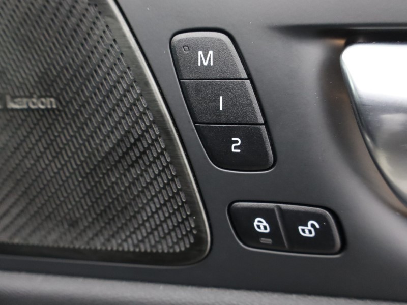 2025 (25) VOLVO XC60 2.0 T6 [350] RC PHEV Plus Dark 5dr AWD Geartronic  4894531