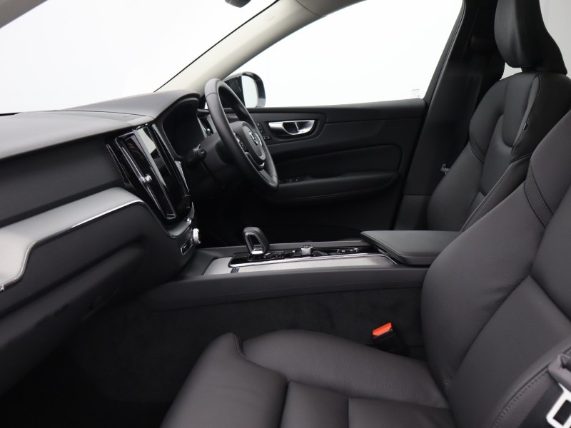 2025 (25) VOLVO XC60 2.0 T6 [350] RC PHEV Plus Dark 5dr AWD Geartronic  4894524