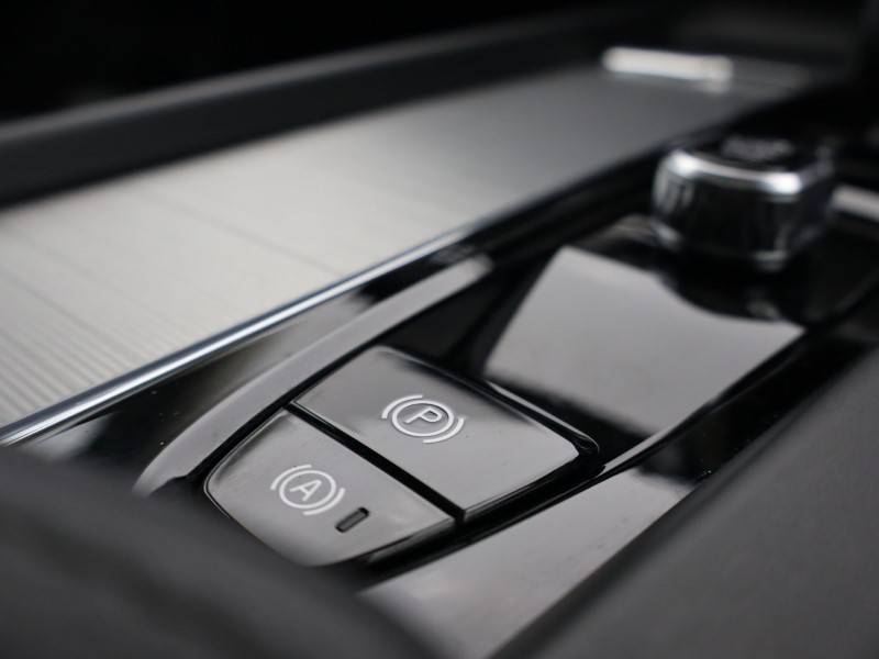 2025 (25) VOLVO XC60 2.0 T6 [350] RC PHEV Plus Dark 5dr AWD Geartronic  4894519