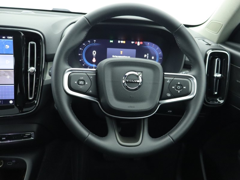 2025 (25) VOLVO XC40 2.0 B4P Ultra Dark 5dr Auto  *VAT QUALIFYING* 4878912