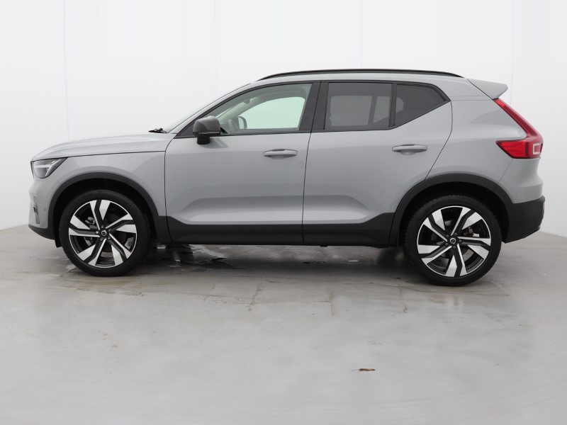 2025 (25) VOLVO XC40 2.0 B4P Ultra Dark 5dr Auto  *VAT QUALIFYING* 4878868