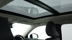 2025 (25) VOLVO XC40 2.0 B4P Ultra Dark 5dr Auto *VAT QUALIFYING* 4878891