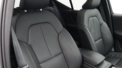 2025 (25) VOLVO XC40 2.0 B4P Ultra Dark 5dr Auto *VAT QUALIFYING* 4878901