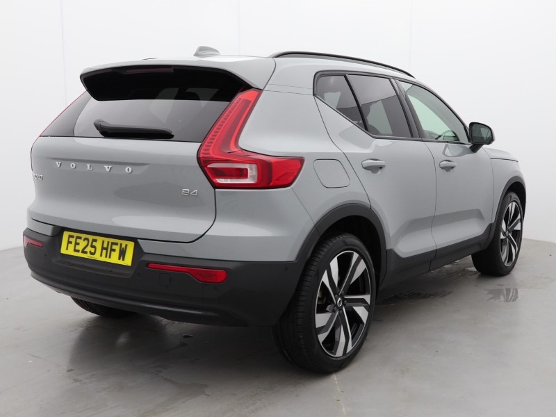 2025 (25) VOLVO XC40 2.0 B4P Ultra Dark 5dr Auto  *VAT QUALIFYING* 4878871