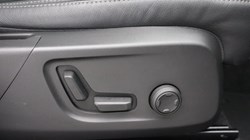 2025 (25) VOLVO XC40 2.0 B4P Ultra Dark 5dr Auto *VAT QUALIFYING* 4878899