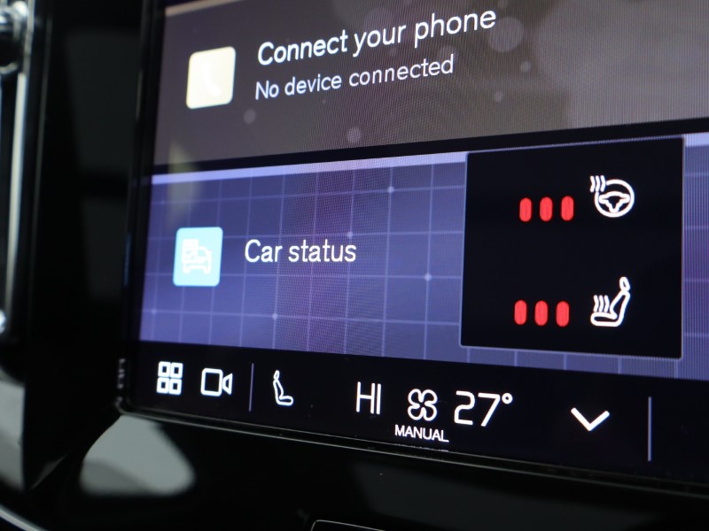 2025 (25) VOLVO XC40 2.0 B4P Ultra Dark 5dr Auto  *VAT QUALIFYING* 4878919