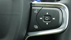 2025 (25) VOLVO XC40 2.0 B4P Ultra Dark 5dr Auto *VAT QUALIFYING* 4878914