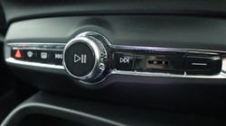 2025 (25) VOLVO XC40 2.0 B4P Ultra Dark 5dr Auto *VAT QUALIFYING* 4878920