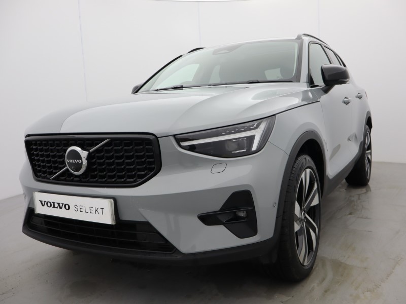 2025 (25) VOLVO XC40 2.0 B4P Ultra Dark 5dr Auto  *VAT QUALIFYING* 4878875