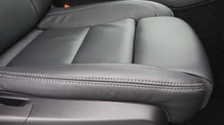 2025 (25) VOLVO XC40 2.0 B4P Ultra Dark 5dr Auto *VAT QUALIFYING* 4878900