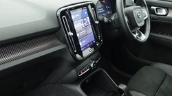 2025 (25) VOLVO XC40 2.0 B3P Plus Dark 5dr Auto *VAT QUALIFYING* 4934553