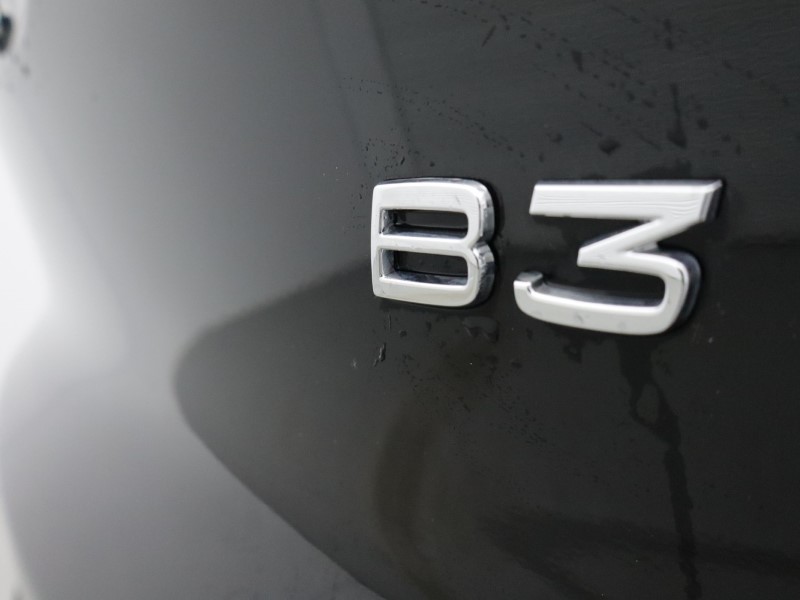 2025 (25) VOLVO XC40 2.0 B3P Plus Dark 5dr Auto  *VAT QUALIFYING* 4934534
