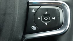 2025 (25) VOLVO XC40 2.0 B3P Plus Dark 5dr Auto *VAT QUALIFYING* 4934562