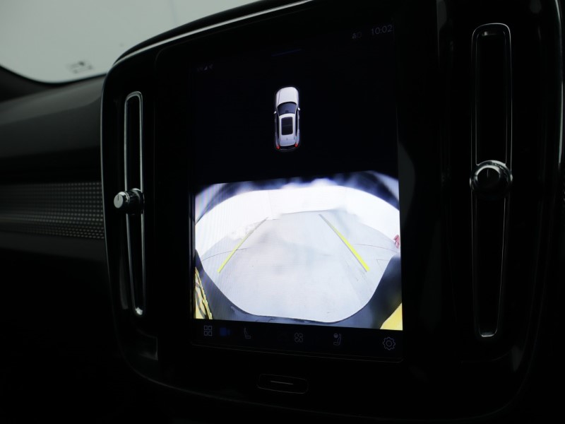 2025 (25) VOLVO XC40 2.0 B3P Plus Dark 5dr Auto  *VAT QUALIFYING* 4934566