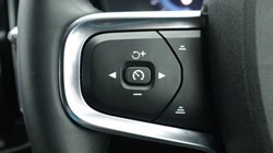 2025 (25) VOLVO XC40 2.0 B3P Plus Dark 5dr Auto *VAT QUALIFYING* 4934561