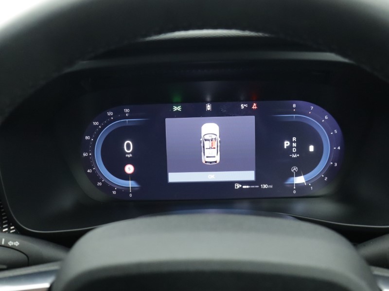 2025 (25) VOLVO XC40 2.0 B3P Plus Dark 5dr Auto  *VAT QUALIFYING* 4934563