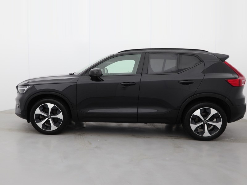 2025 (25) VOLVO XC40 2.0 B3P Plus Dark 5dr Auto  *VAT QUALIFYING* 4934521