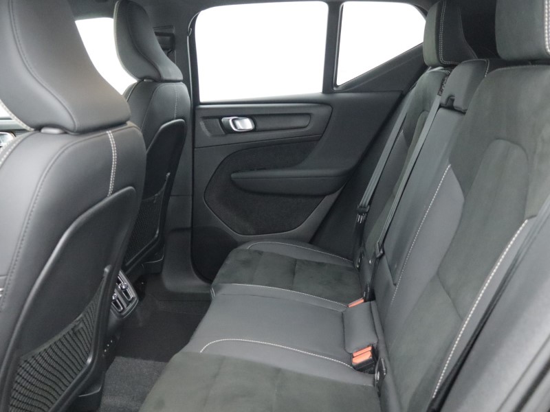 2025 (25) VOLVO XC40 2.0 B3P Plus Dark 5dr Auto  *VAT QUALIFYING* 4934541