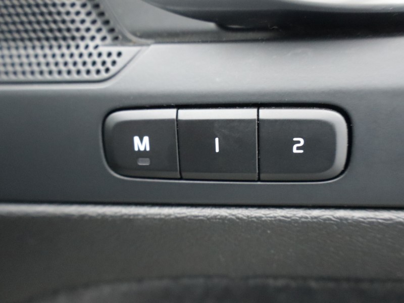 2025 (25) VOLVO XC40 2.0 B3P Plus Dark 5dr Auto  *VAT QUALIFYING* 4934545