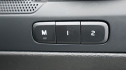 2025 (25) VOLVO XC40 2.0 B3P Plus Dark 5dr Auto *VAT QUALIFYING* 4934545