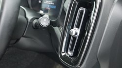 2025 (25) VOLVO XC40 2.0 B3P Plus Dark 5dr Auto *VAT QUALIFYING* 4934546