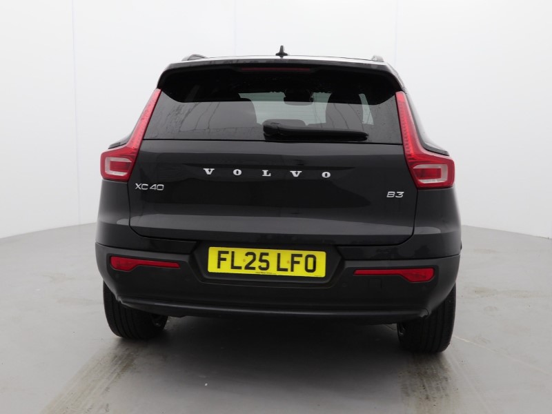 2025 (25) VOLVO XC40 2.0 B3P Plus Dark 5dr Auto  *VAT QUALIFYING* 4934520
