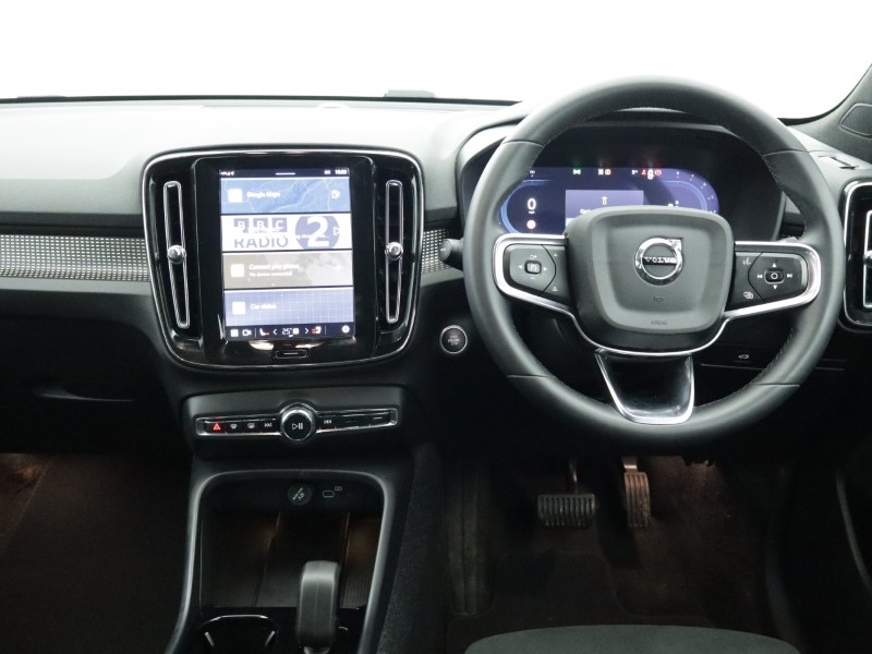 2025 (25) VOLVO XC40 2.0 B3P Plus Dark 5dr Auto  *VAT QUALIFYING* 4934559