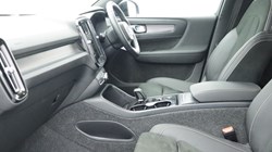 2025 (25) VOLVO XC40 2.0 B3P Plus Dark 5dr Auto *VAT QUALIFYING* 4934540