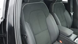 2025 (25) VOLVO XC40 2.0 B3P Plus Dark 5dr Auto *VAT QUALIFYING* 4934550